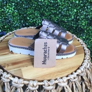 New in box BearPaw‎ Metallic gunmetal Huaraches Vanessa  Sandals